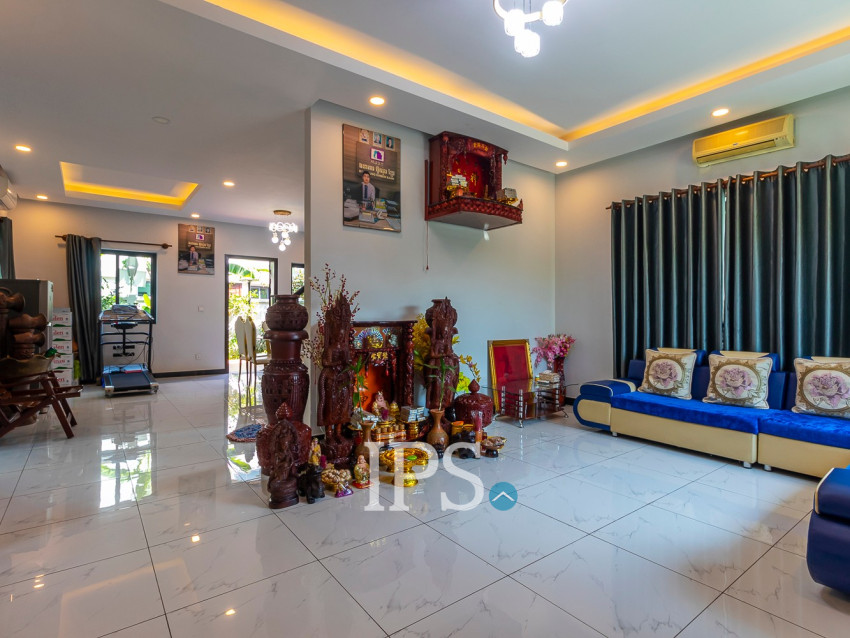 3 Bedroom Villa For Rent - Borey Tourism, Kandaek, Prasat Bakong, Siem Reap