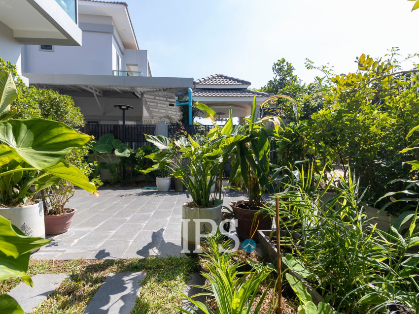 3 Bedroom Villa For Rent - Borey Tourism, Kandaek, Prasat Bakong, Siem Reap