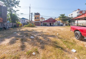 711 Sqm Commercial Land For Sale - Svay Dangkum, Siem Reap thumbnail