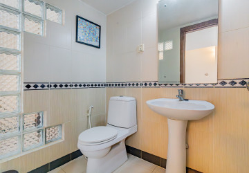 Renovated 2 Bedroom Apartment For Rent - Chey Chumneah, Phnom Penh thumbnail