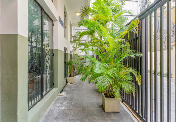 Renovated 2 Bedroom Apartment For Rent - Chey Chumneah, Phnom Penh thumbnail