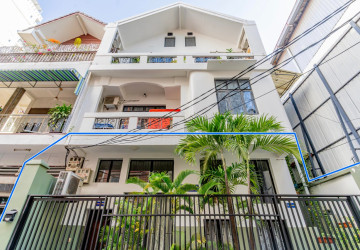 Renovated 2 Bedroom Apartment For Rent - Chey Chumneah, Phnom Penh thumbnail