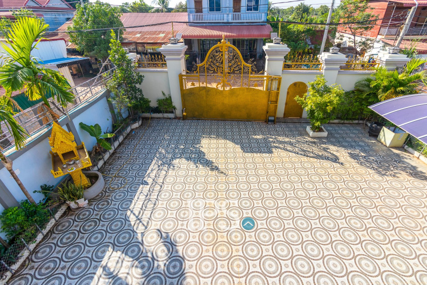 6 Bedroom Villa For Sale - Slor Kram, Siem Reap