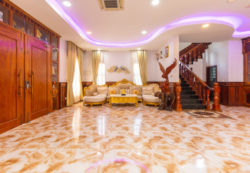 6 Bedroom Villa For Sale - Slor Kram, Siem Reap thumbnail