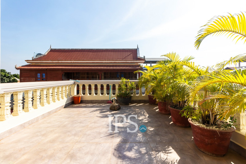 6 Bedroom Villa For Sale - Slor Kram, Siem Reap