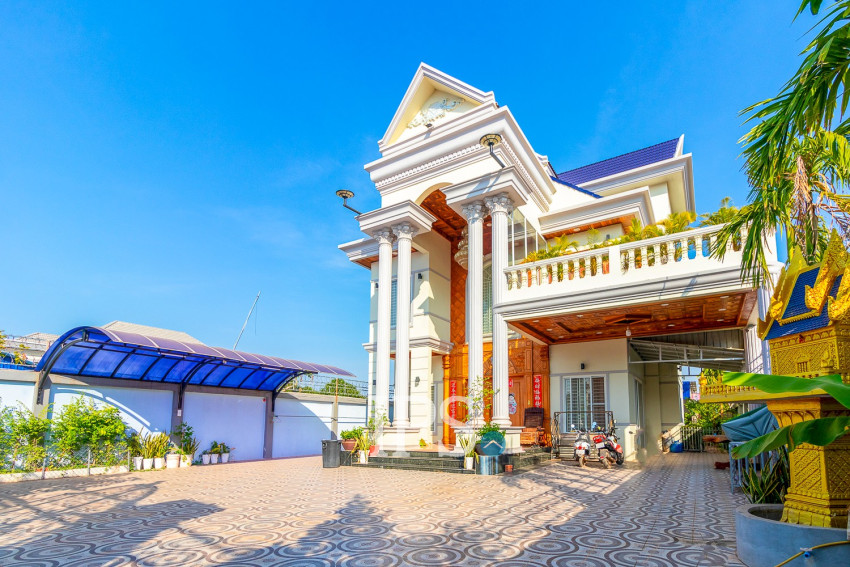 6 Bedroom Villa For Sale - Slor Kram, Siem Reap