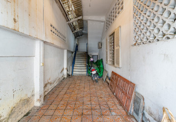 Renovated Duplex 3 Bedroom Apartment For Sale - BKK1, Phnom Penh thumbnail