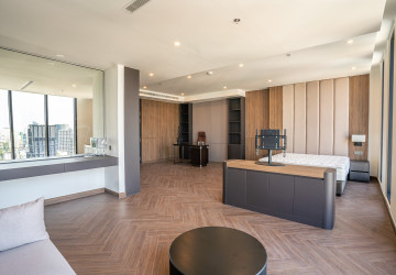 5 Bedroom Serviced Penthouse For Rent - BKK1, Phnom Penh thumbnail