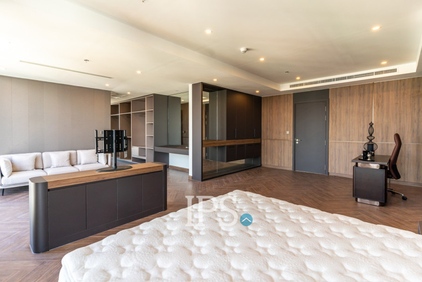 5 Bedroom Serviced Penthouse For Rent - BKK1, Phnom Penh