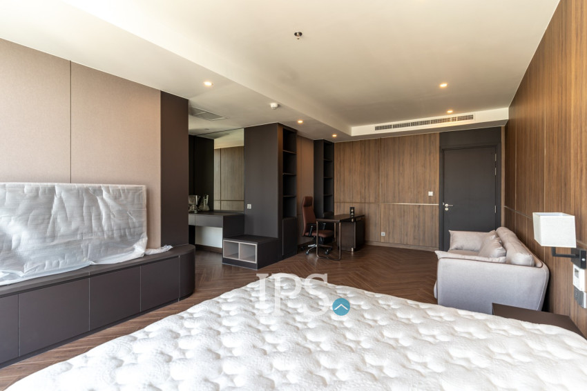 5 Bedroom Serviced Penthouse For Rent - BKK1, Phnom Penh