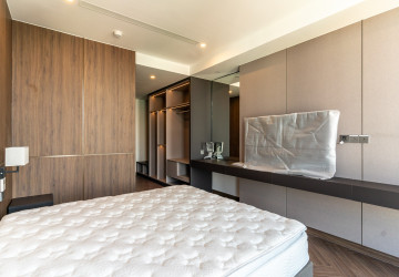 5 Bedroom Serviced Penthouse For Rent - BKK1, Phnom Penh thumbnail