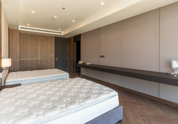 5 Bedroom Serviced Penthouse For Rent - BKK1, Phnom Penh thumbnail