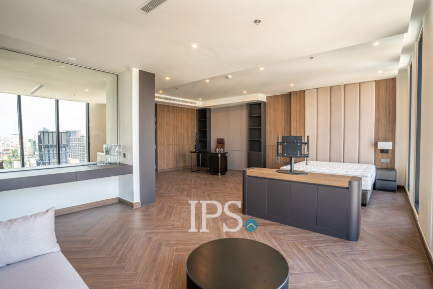 5 Bedroom Serviced Penthouse For Rent - BKK1, Phnom Penh