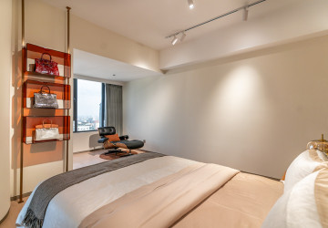 3 Bedroom Condo For Sale - Le Conde, BKK1, Phnom Penh thumbnail