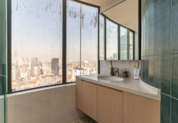 3 Bedroom Condo For Sale - Le Conde, BKK1, Phnom Penh thumbnail