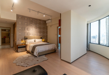 3 Bedroom Condo For Sale - Le Conde, BKK1, Phnom Penh thumbnail