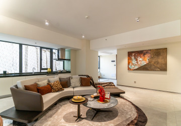 3 Bedroom Condo For Sale - Le Conde, BKK1, Phnom Penh thumbnail