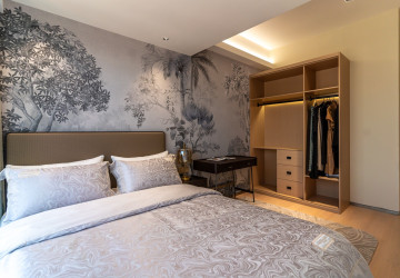 3 Bedroom Condo For Sale - Le Conde, BKK1, Phnom Penh thumbnail