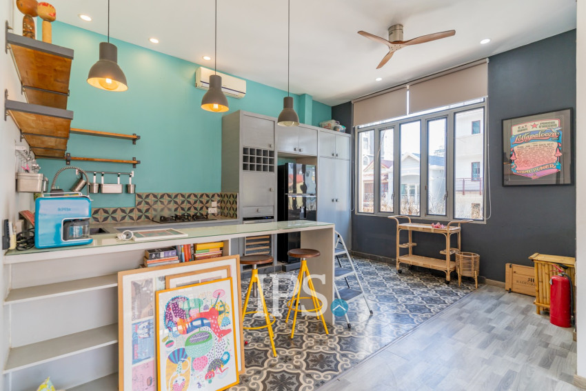 Renovated 3 Bedroom Apartment For Sale - Beoung Raing, Phnom Penh