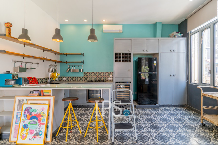 Renovated 3 Bedroom Apartment For Sale - Beoung Raing, Phnom Penh