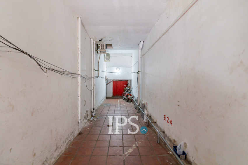 Renovated 3 Bedroom Apartment For Sale - Beoung Raing, Phnom Penh