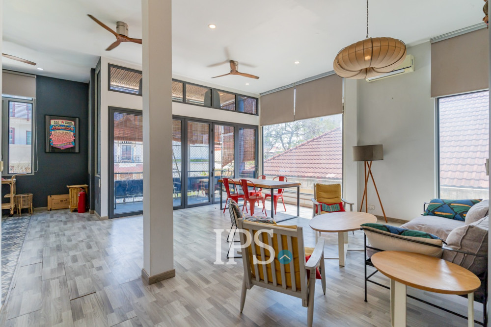 Renovated 3 Bedroom Apartment For Sale - Beoung Raing, Phnom Penh - Image 3 Renovated 3 Bedroom Apartment For Sale - Beoung Raing, Phnom Penh - Image 3