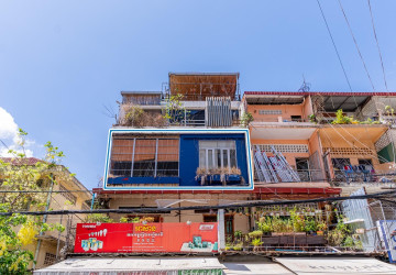 Renovated 3 Bedroom Apartment For Sale - Beoung Raing, Phnom Penh thumbnail