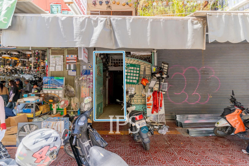 Renovated 3 Bedroom Apartment For Sale - Beoung Raing, Phnom Penh