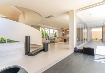5 Bedroom Brand New Luxury Villa For Sale - Veal Sbov, Khan Chbar Ampov, Phnom Penh thumbnail