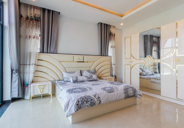 4 Bedroom House For Rent - Borey Tourism, Kandaek, Prasat Bakong, Siem Reap thumbnail