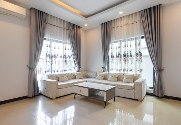4 Bedroom House For Rent - Borey Tourism, Kandaek, Prasat Bakong, Siem Reap thumbnail