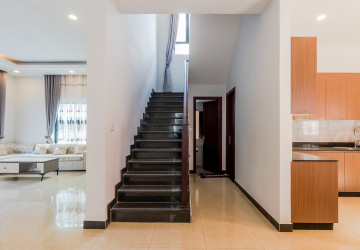 4 Bedroom House For Rent - Borey Tourism, Kandaek, Prasat Bakong, Siem Reap thumbnail