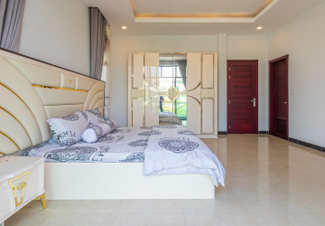 4 Bedroom House For Rent - Borey Tourism, Kandaek, Prasat Bakong, Siem Reap thumbnail