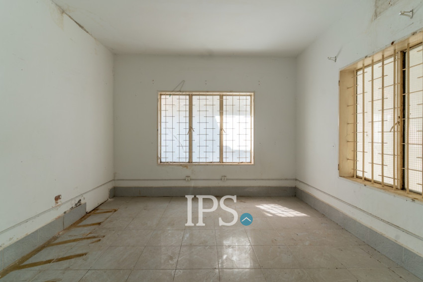5 Room Commercial Villa For Rent - Chakto Mukh, Phnom Penh
