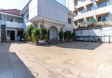 5 Room Commercial Villa For Rent - Chakto Mukh, Phnom Penh thumbnail