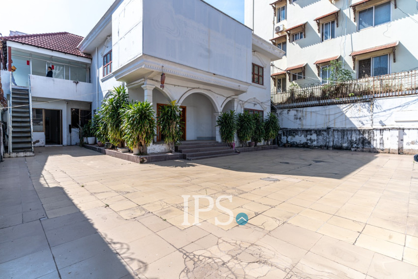 5 Room Commercial Villa For Rent - Chakto Mukh, Phnom Penh