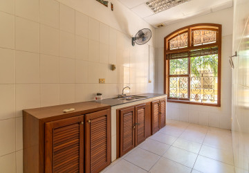 2,183 Sqm Commercial Villa For Rent - Chakto Mukh, Phnom Penh thumbnail