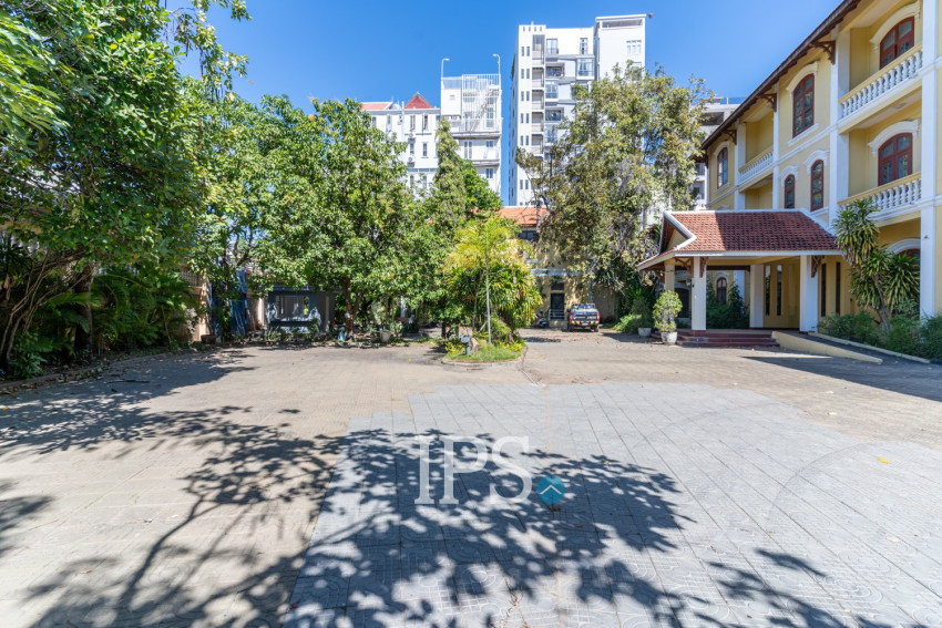 2,183 Sqm Commercial Villa For Rent - Chakto Mukh, Phnom Penh