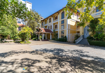 2,183 Sqm Commercial Villa For Rent - Chakto Mukh, Phnom Penh thumbnail