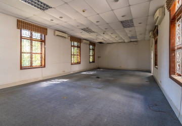 2,183 Sqm Commercial Villa For Rent - Chakto Mukh, Phnom Penh thumbnail