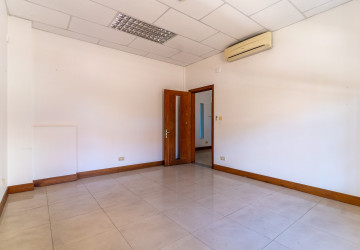 2,183 Sqm Commercial Villa For Rent - Chakto Mukh, Phnom Penh thumbnail