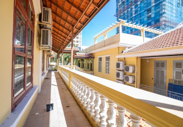 2,183 Sqm Commercial Villa For Rent - Chakto Mukh, Phnom Penh thumbnail