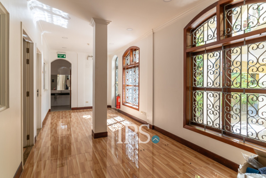 2,183 Sqm Commercial Villa For Rent - Chakto Mukh, Phnom Penh