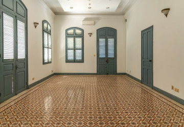 2,183 Sqm Commercial Villa For Rent - Chakto Mukh, Phnom Penh thumbnail