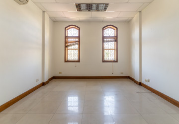 2,183 Sqm Commercial Villa For Rent - Chakto Mukh, Phnom Penh thumbnail