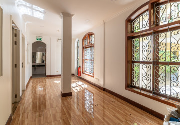 2,183 Sqm Commercial Villa For Rent - Chakto Mukh, Phnom Penh thumbnail