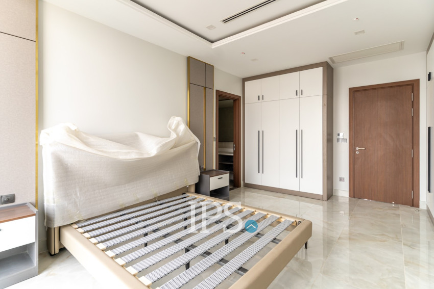 2 Bedroom Serviced Apartment For Rent - BKK1, Phnom Penh