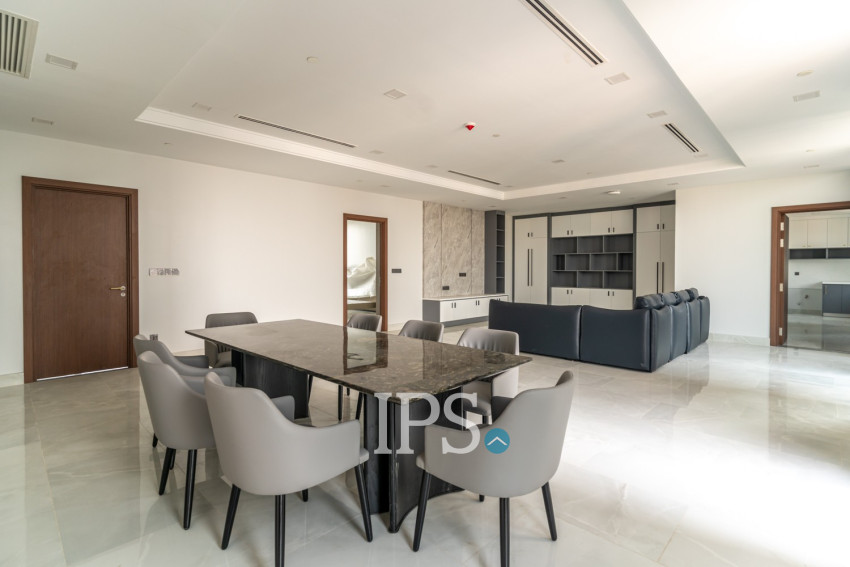 2 Bedroom Serviced Apartment For Rent - BKK1, Phnom Penh