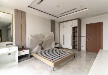 2 Bedroom Serviced Apartment For Rent - BKK1, Phnom Penh thumbnail