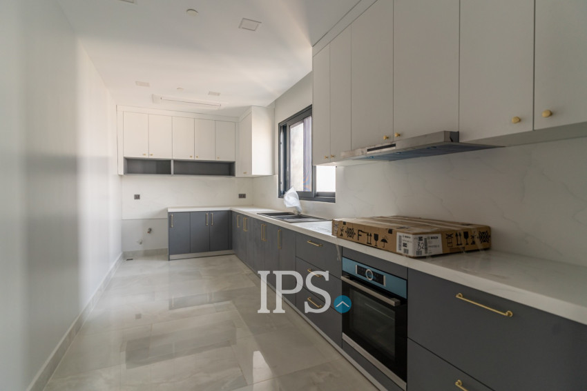 2 Bedroom Serviced Apartment For Rent - BKK1, Phnom Penh